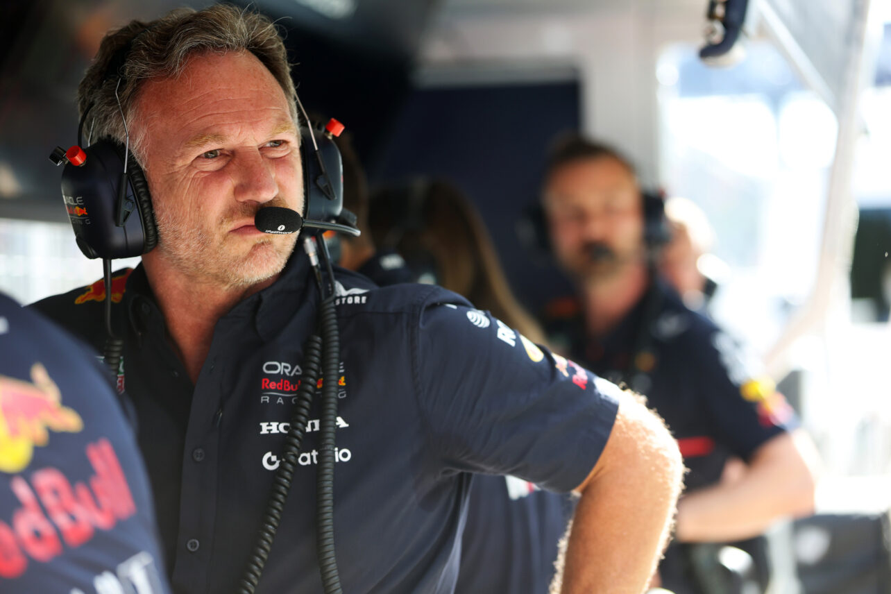 SPIELBERG, AUSTRIA - JUNE 28: Christian Horner, Team Principal of Oracle Red Bull Racing on the pit wall during qualifying ahead of the F1 Grand Prix of Austria at Red Bull Ring on June 28, 2025 in Spielberg, Austria. (Photo by Mark Thompson/Getty Images)